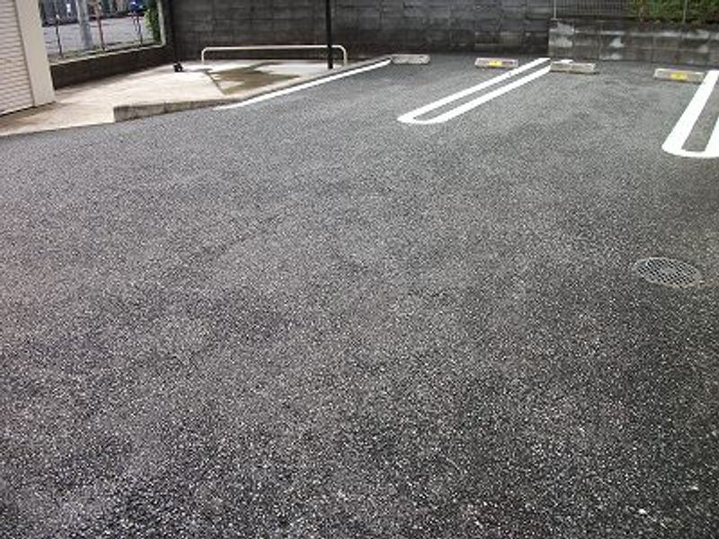 レオネクストＴＡＫＡＩＫＥ 駐車場