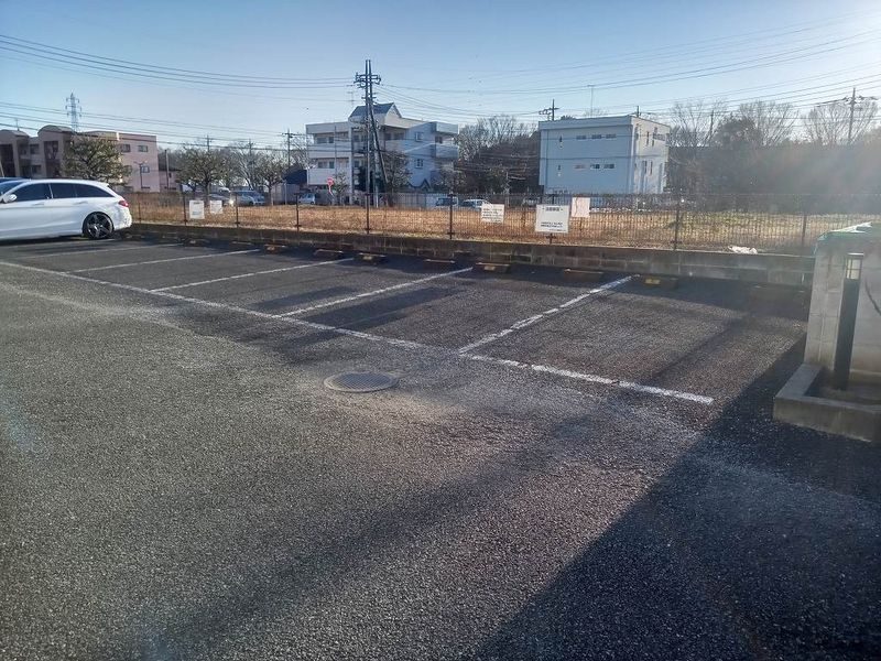 レオパレスマルソー 駐車場