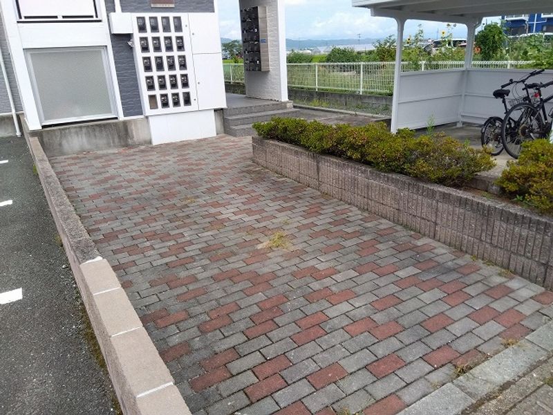 レオパレスクリスタル エントランス