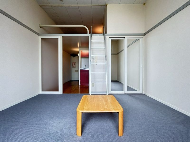 レオパレスグリチネ 居間