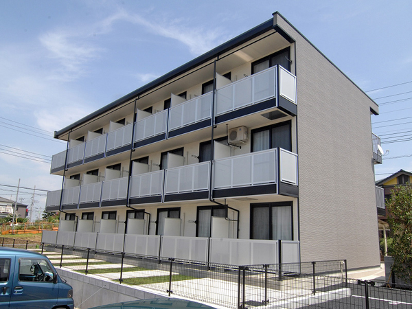 leopalace Sunflower House exterior