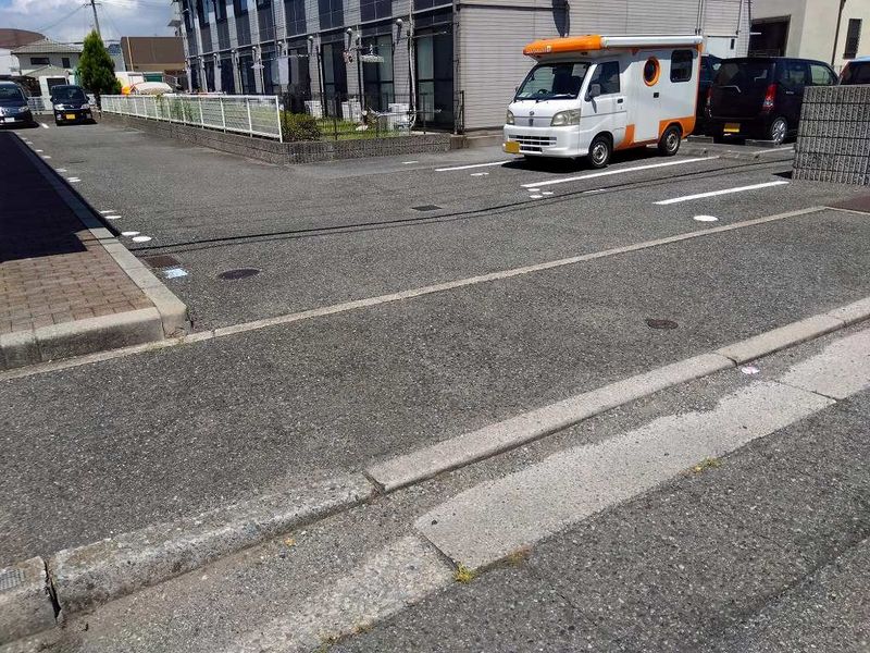 レオパレスあかし大久保 駐車場