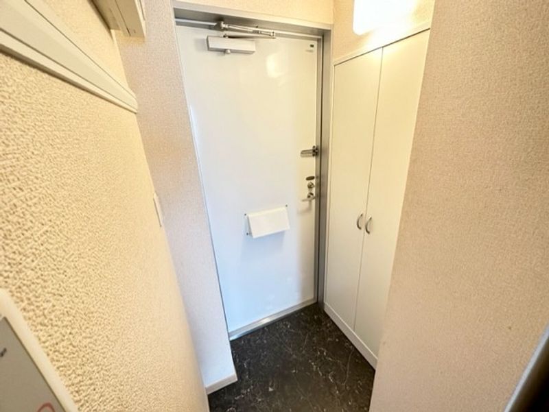 レオパレスグランド　オープリー 玄関