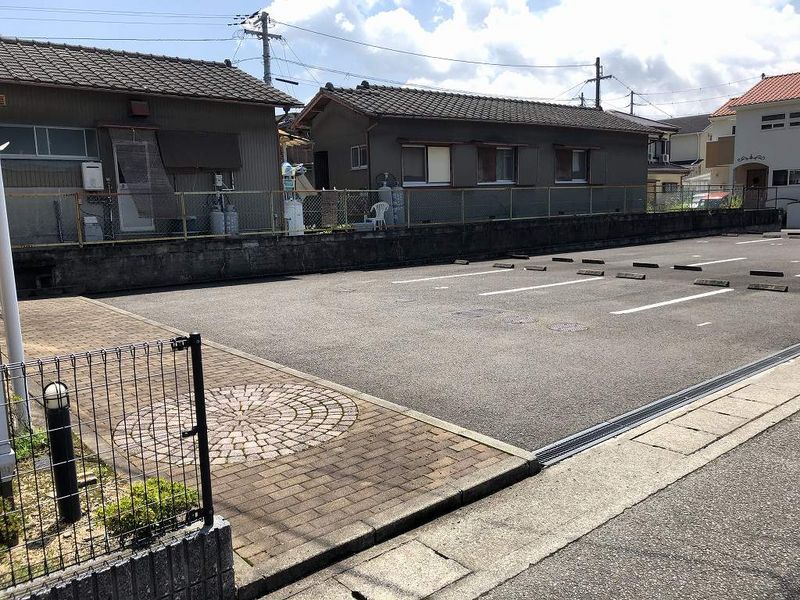 レオパレスＭｅｒｖｅｉｌｌｅ 駐車場