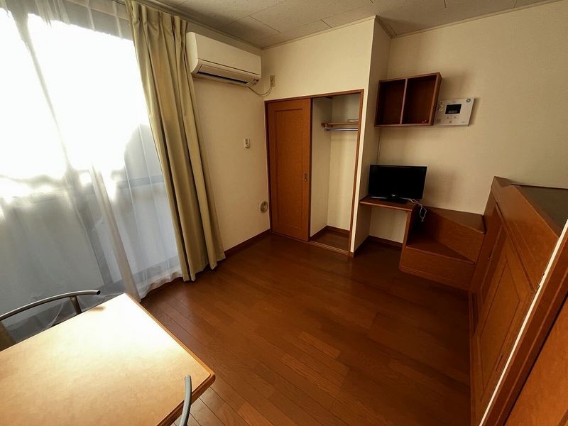 レオパレスコンフォート成城 居間