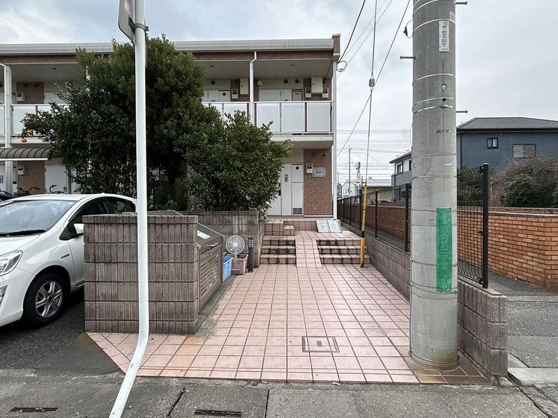 レオパレスさくら エントランス