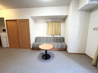 レオパレスＦｌａｔ新栄 居間