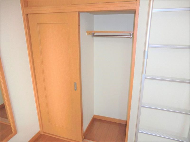 レオパレスヴィブレ 収納