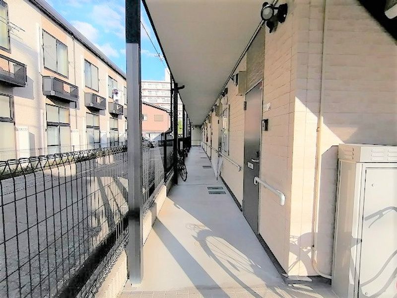 レオパレスポアロ エントランス