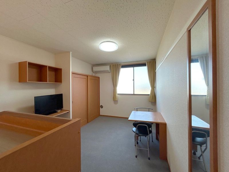 レオパレスサニーヒル 居間