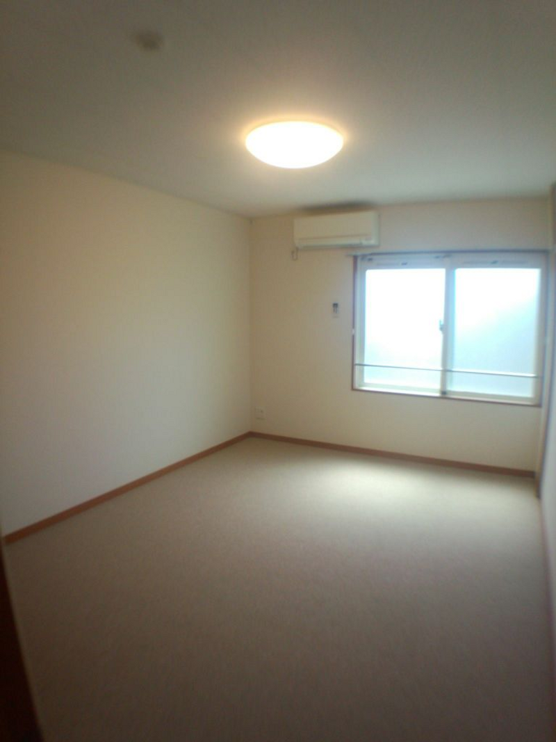 レオパレス田場 居間