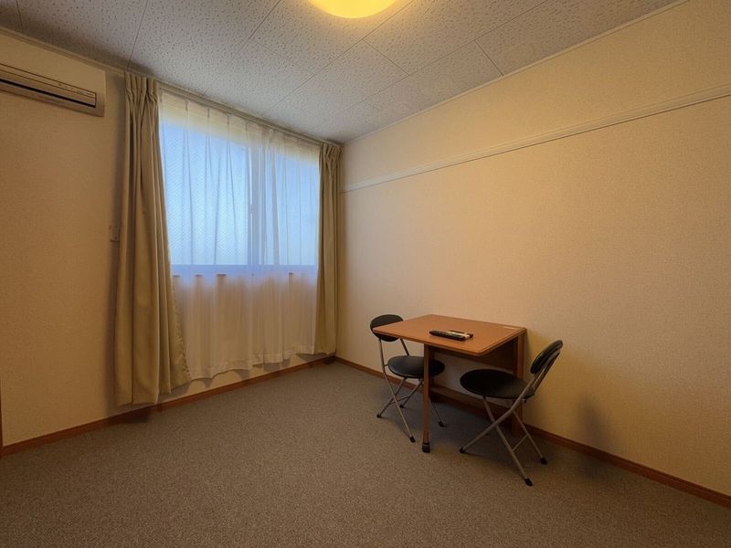 レオパレスパーチェ 居間