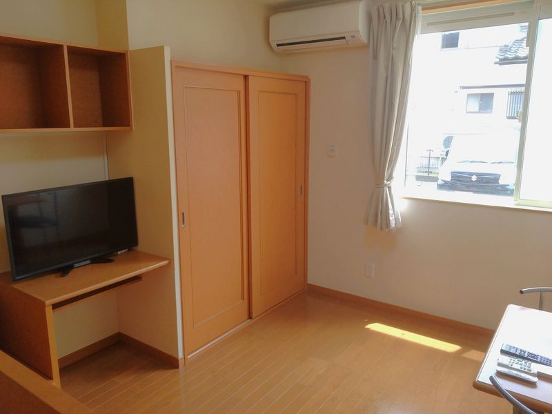 レオパレスプチＫ 居間