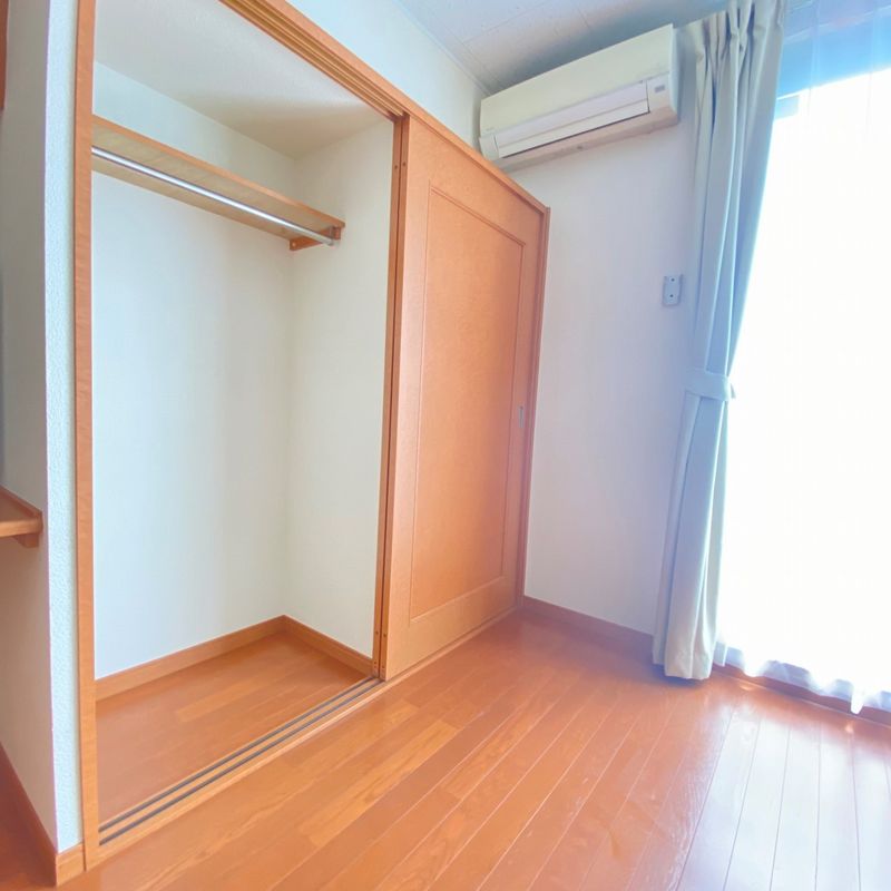レオパレスロワメゾン 収納