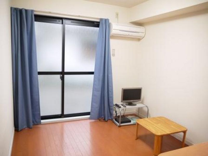 レオパレスピクシー 居間