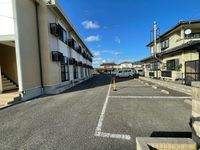 leopalace Lily of the Valley 停车场