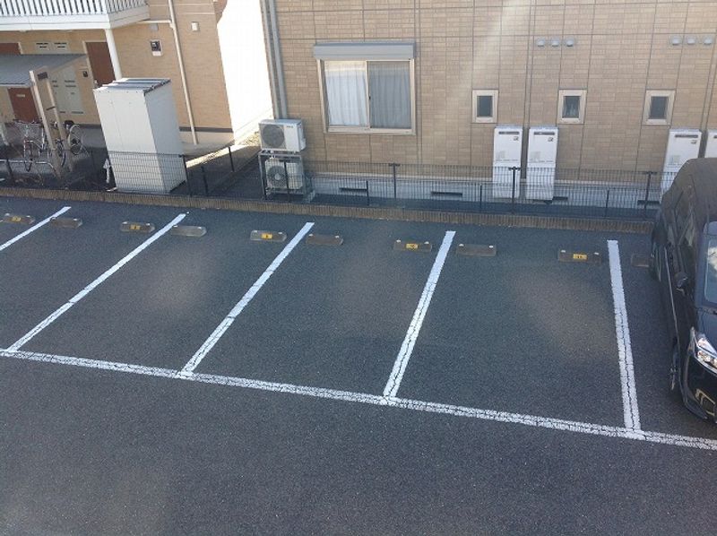 レオパレスルルド 駐車場