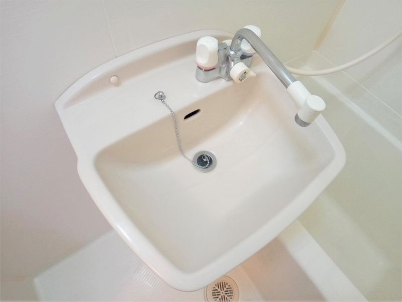 レオパレスホクレレ 洗面所