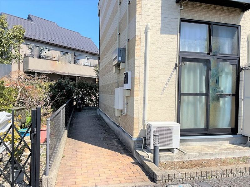レオパレスかたくりⅡ エントランス