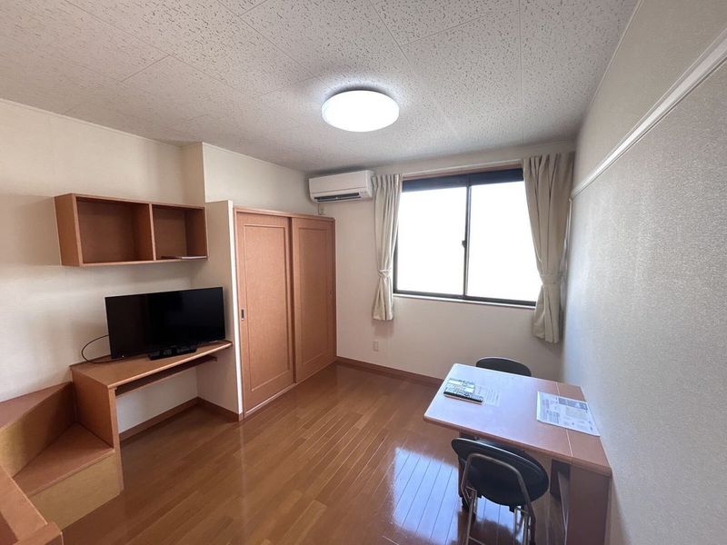 レオパレスダンダンめぐみ 居間