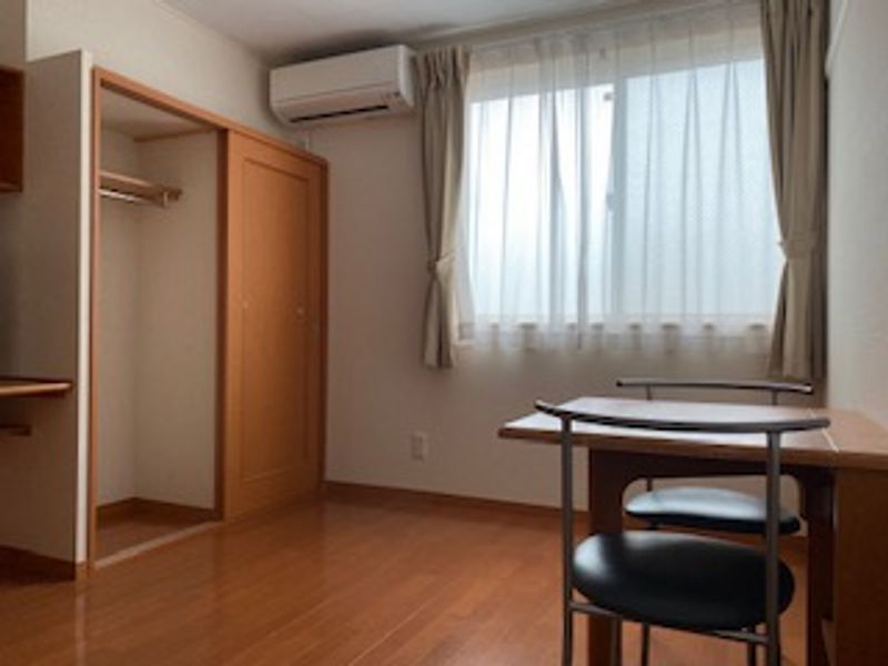 レオパレスフォレスト萩野Ⅱ 居間