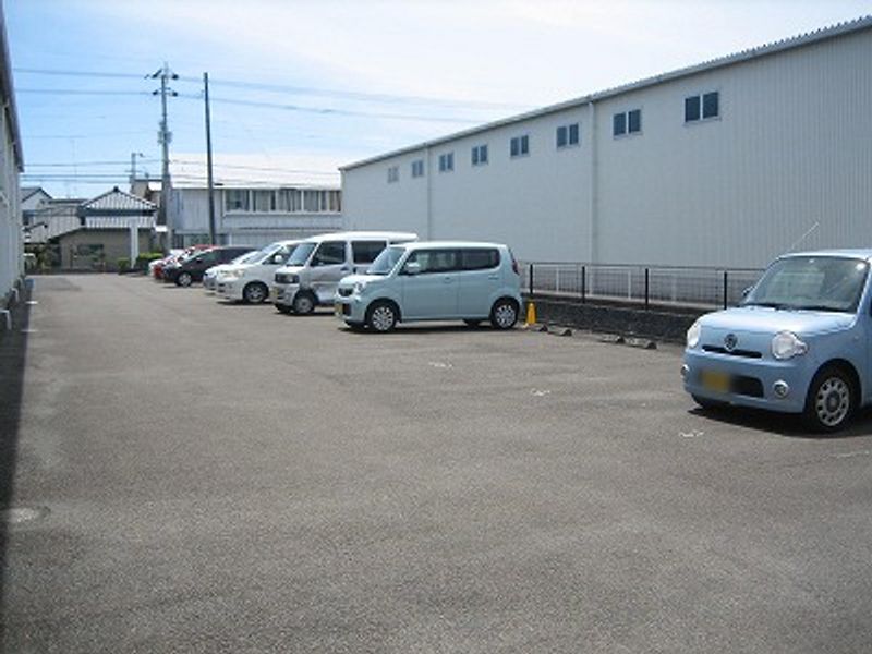 レオパレスＳＵＮ 駐車場