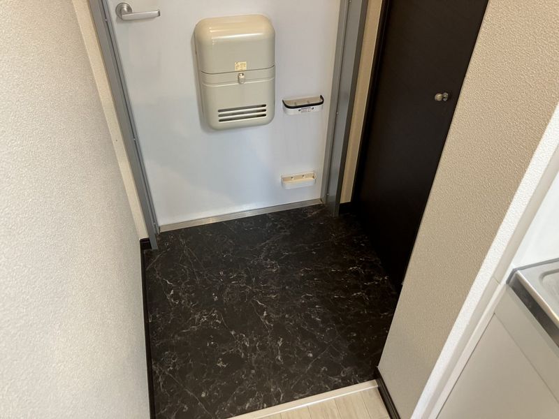 レオネクストラフテル 玄関