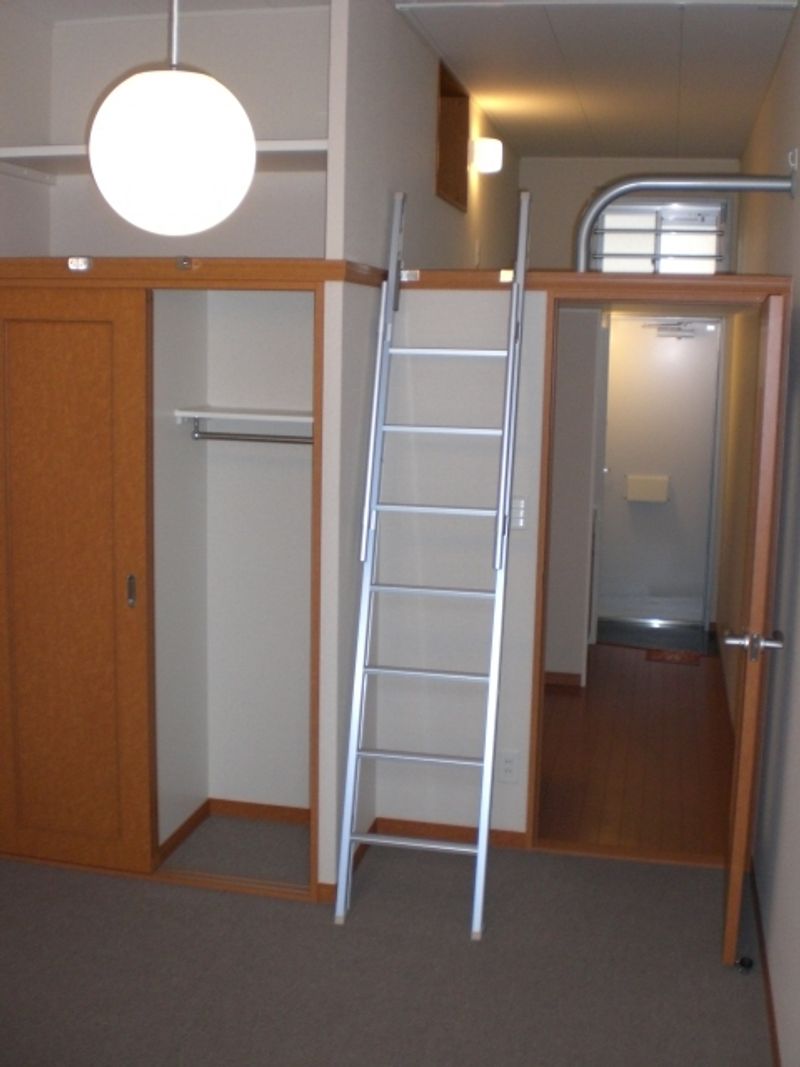 レオパレスパークソフィア　桜 居間