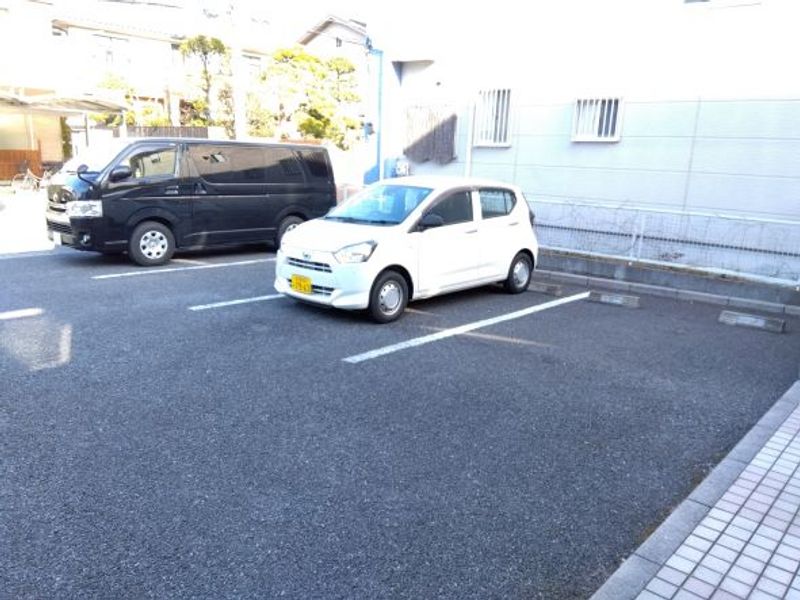 レオパレスディアコート 駐車場