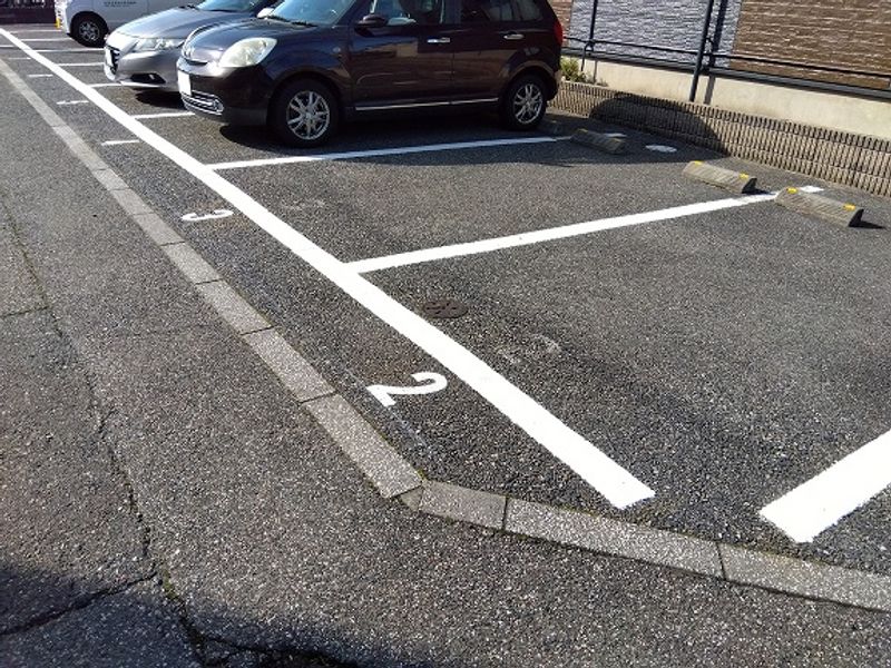 レオパレスジュピテル 駐車場