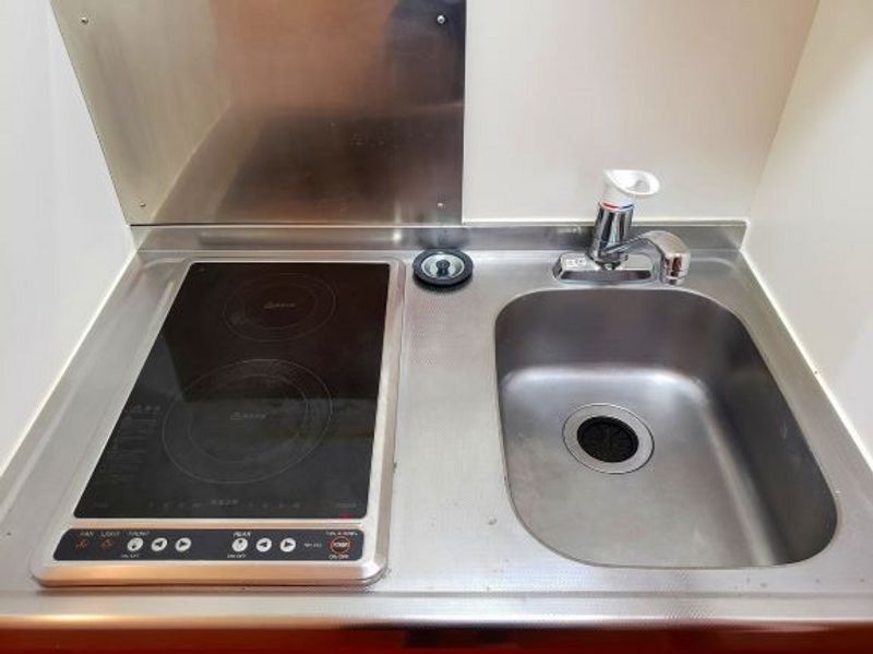 leopalace Hummingbird Kitchen