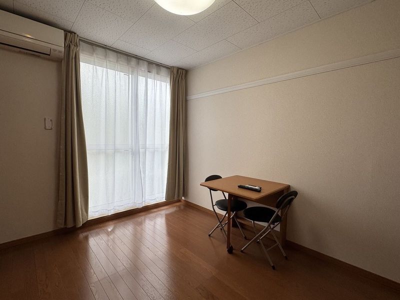 レオパレスすずらん 居間