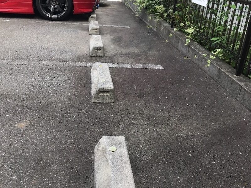 レオパレス蝉屋 駐車場