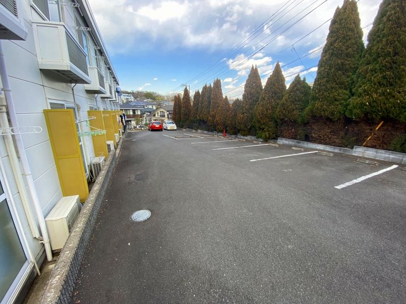 レオパレスセードル 駐車場