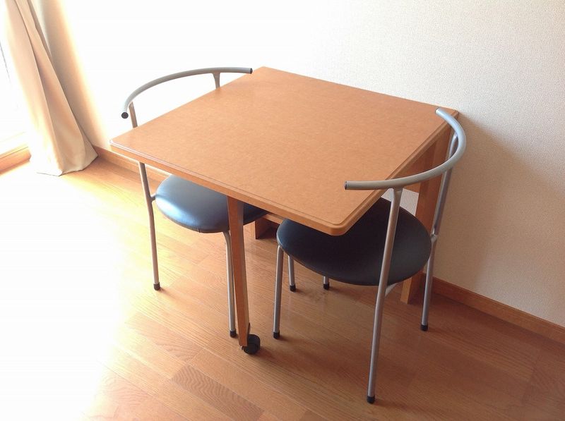 レオパレスラ　フォーレ　二番館 居間