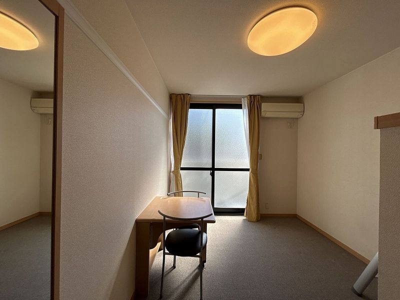 レオパレスさざんか 居間