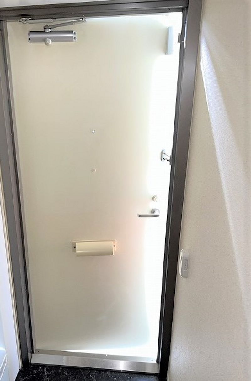 レオパレスシエル 玄関