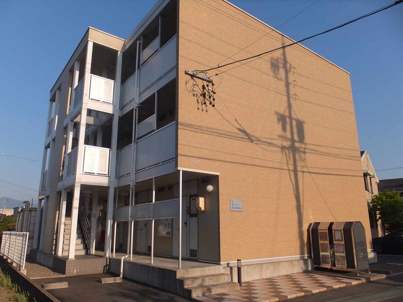 レオパレスモンブラン 外観