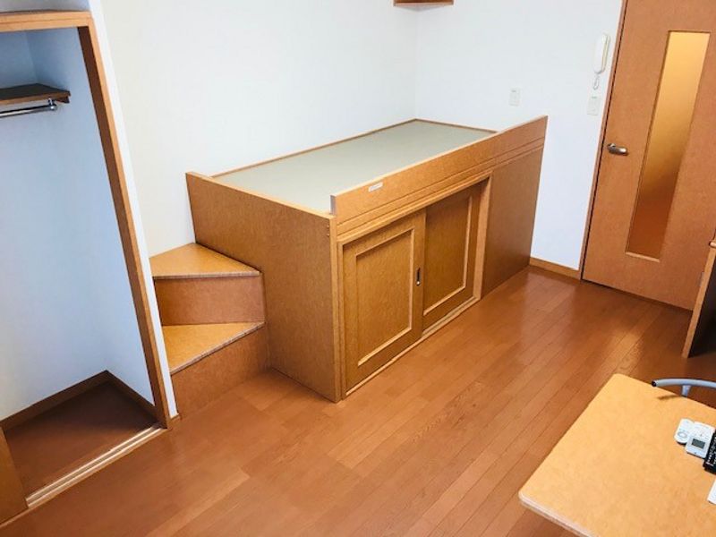 レオパレスカーサ　Ｔ 寝室