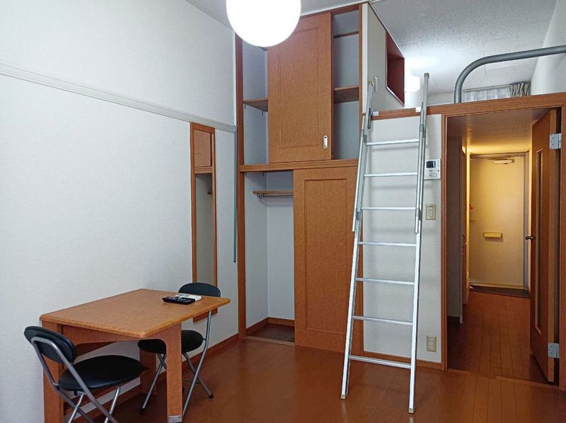 レオパレスロイヤルヒルズ．Ｍ 居間