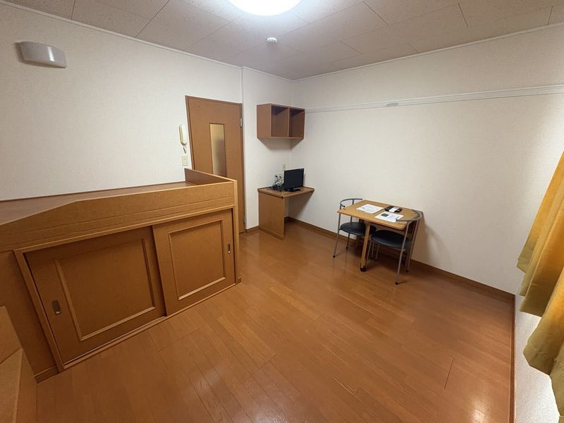 レオパレスアゼリア 居間