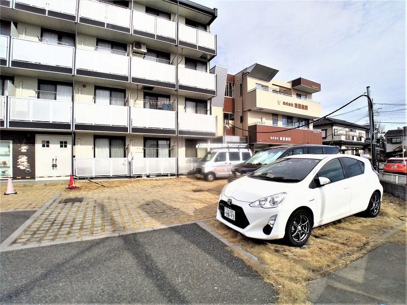 レオパレスＫウッズⅡ 駐車場