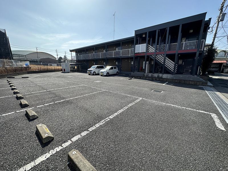 レオパレスエスポワール 駐車場
