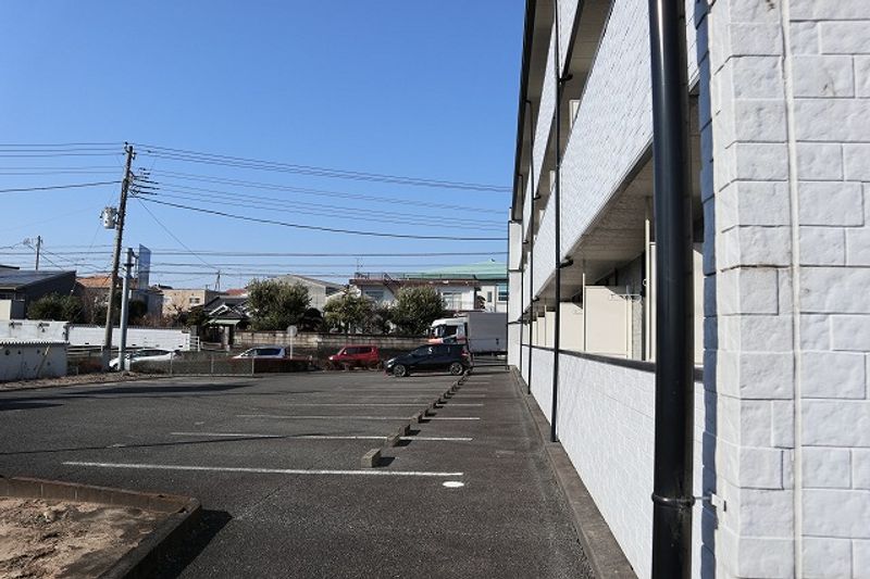 レオパレスグレイスヒルズ 駐車場
