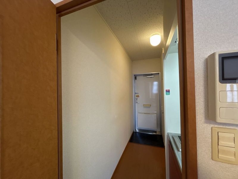 レオパレスしらとり 玄関