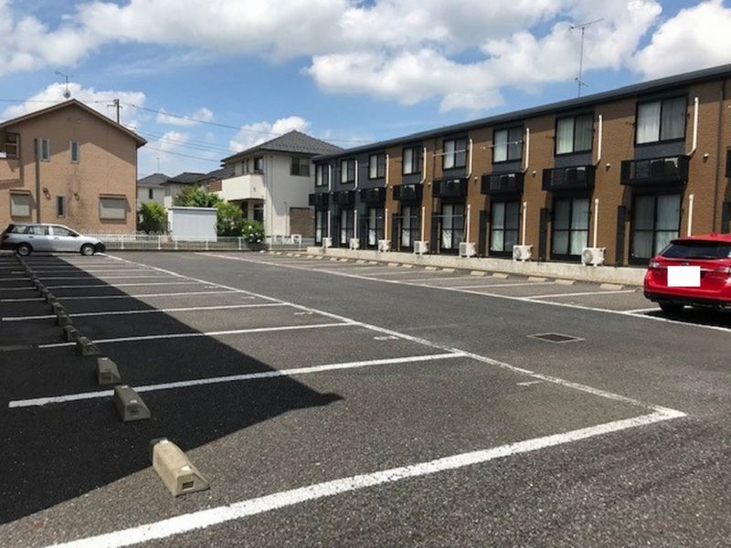 レオパレスレモングラス 駐車場