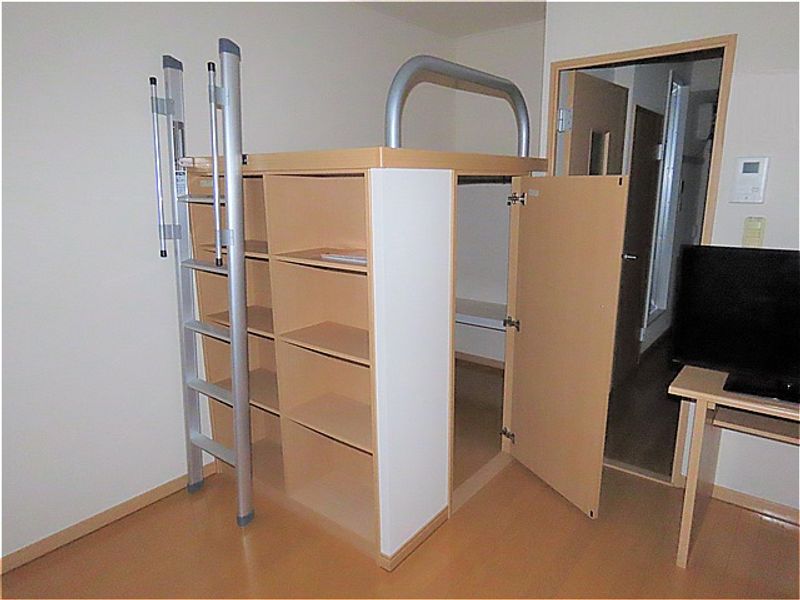 leopalace Esperanza Storage