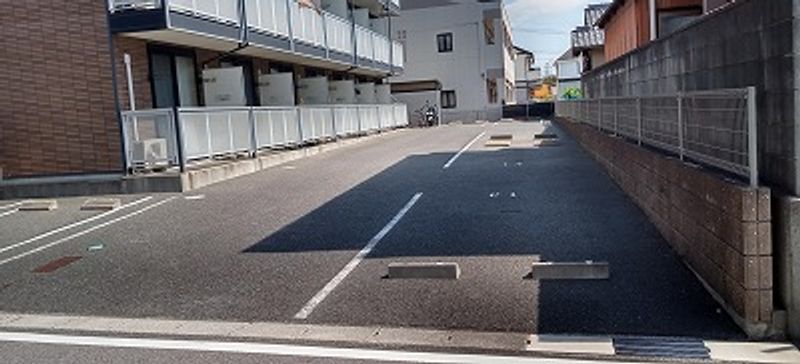 レオパレス坊ヶ峯 駐車場