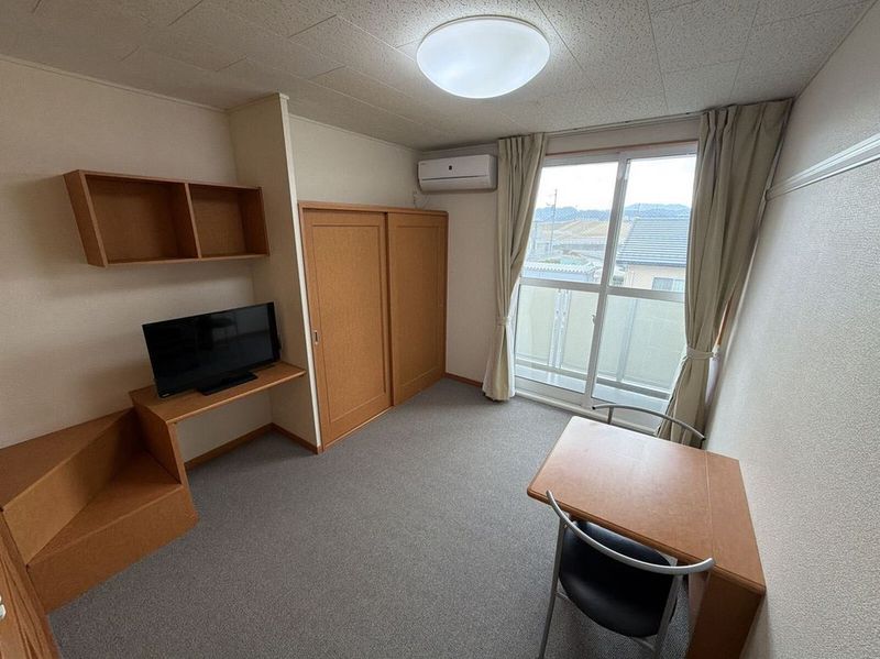 レオパレス古志大橋北サイド 居間