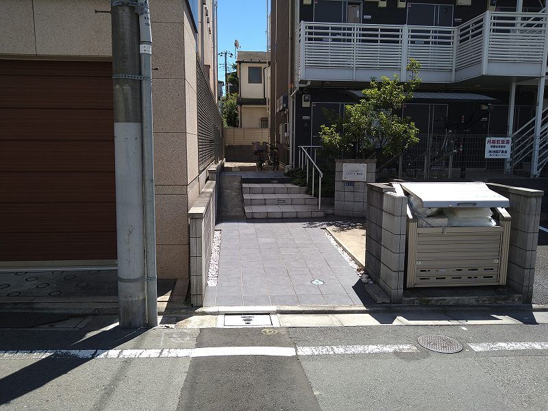 レオネクストエステート旗の台 エントランス